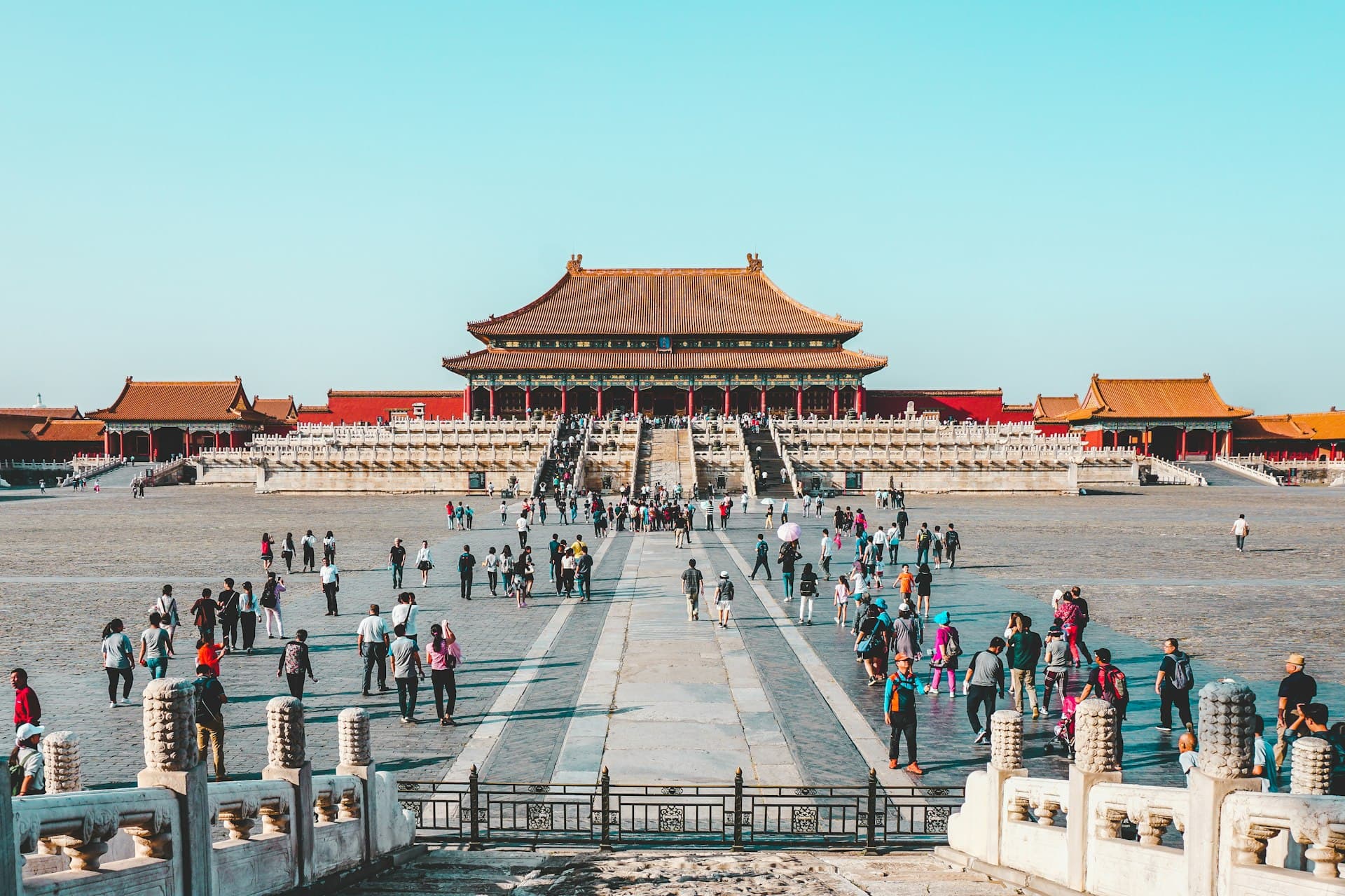 Private vehicle and tour guide service in China — HelloChinaTrip GuideCar